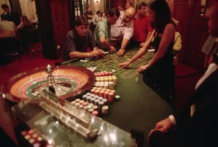 Studio Live Casino hit69 dengan dealer profesional dan multi-kamera